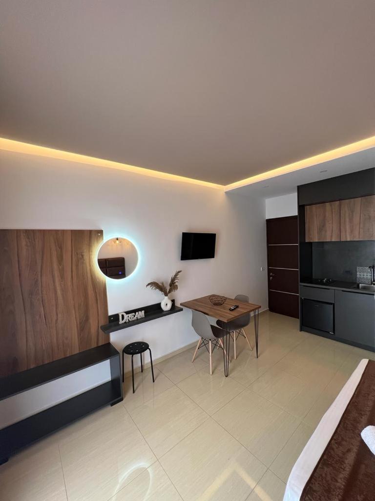 Apartments Sadiku With Sea View Sarande Exterior photo